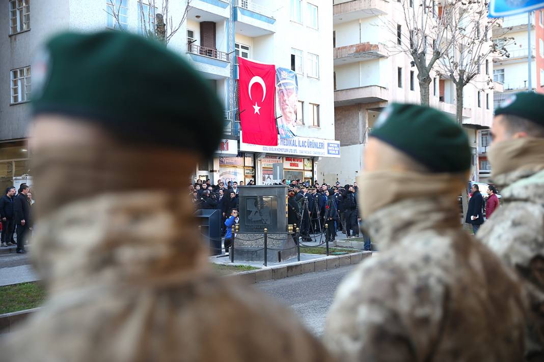 Şehit Emniyet Müdürü Ali Gaffar Okkan için Sakarya ve Diyarbakır'da anma töreni - Resim: 5